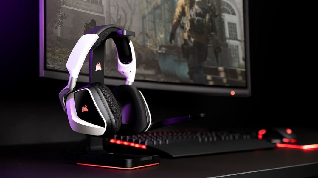 Headphones with a good mic Corsair Void Pro RGB Wireless