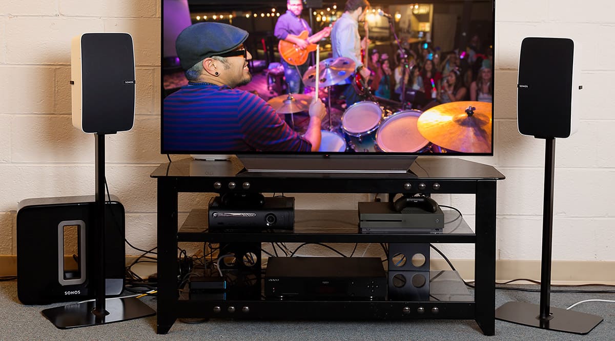 ¿Cómo conecto los altavoces a mi televisor? - Instrucciones paso a paso sobre si es posible conectar altavoces al televisor - Preguntas frecuentes de topheadphone.techinfus.com/es/